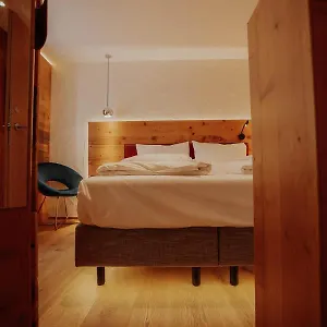 4* Hotel Altstadtmittehotel Sonne